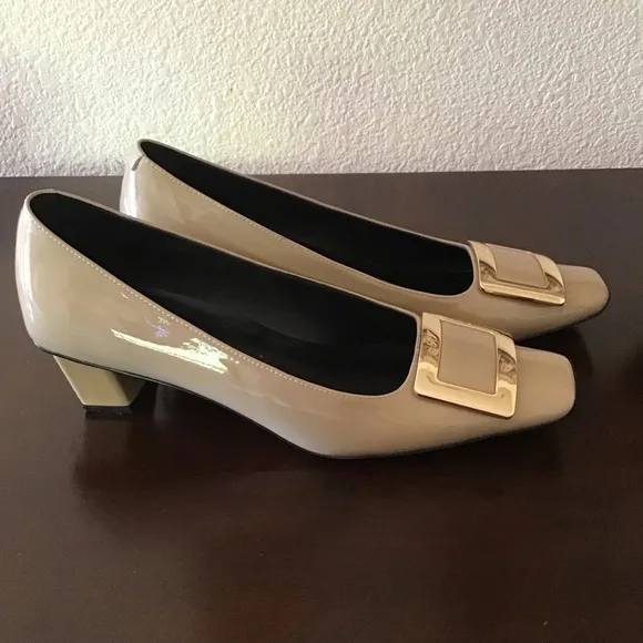 Roger Vivier Bell Vivier shoes patent leather beige Sz 40 US 9