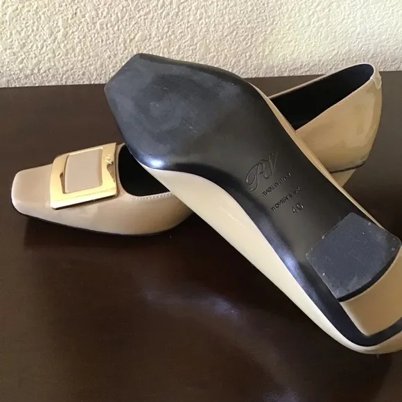 Roger Vivier Bell Vivier shoes patent leather beige Sz 40 US 9