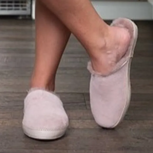 Ross &amp; Snow Linda Shearling Slippers Slip On Scuff Mules Rose Pink Size 8 NEW