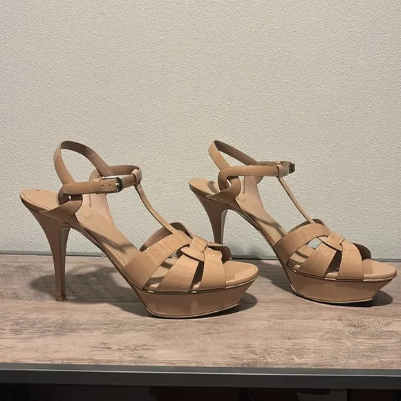Saint Laurent Tribute Sandal in Beige Patent