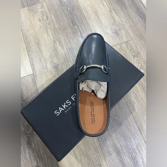 Saks Fifth Avenue Men’s Leather Bit Mules Size 9M Black (Box Says Navy) NIB