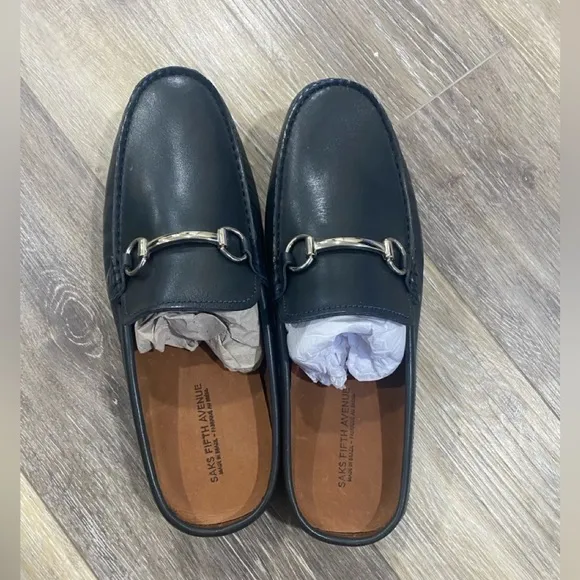 Saks Fifth Avenue Men’s Leather Bit Mules Size 9M Black (Box Says Navy) NIB