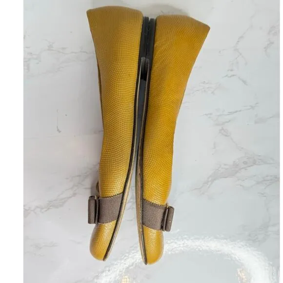 Salvatore Ferragamo Varina Tan/yellow Patent Leather Bow Flats Shoes Size 8.5