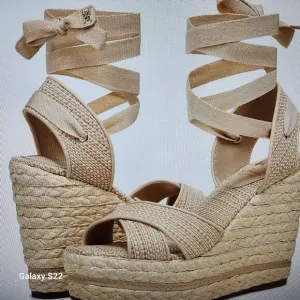 Sam Edelman &quot;Vaughn&quot; Cream/tan Platform Sandals. NIB. Size 9.5