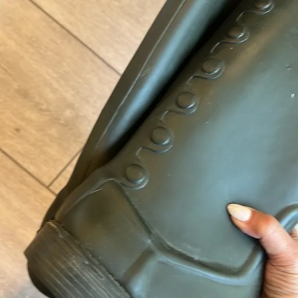 Sam Edelman olive slip on hunter style tall waterproof rain boots size 11