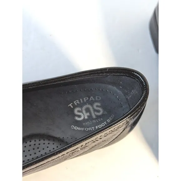SAS METRO Horsebit Loafers Womens Size 8 Black Patent Leather Tripad Flats Shoes