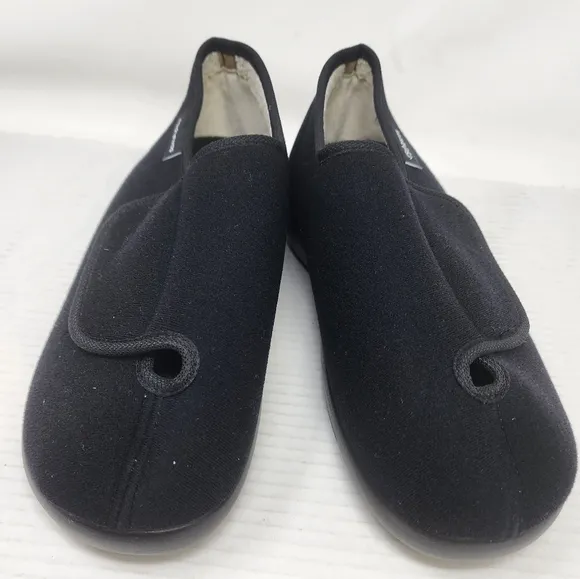 Schawos New Black House Slippers Comfortable Easy Slip on Shoes Size 9