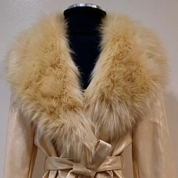 💥SHOWSTOPPER💥Glossy Patent Leather Coat with Oversized Collar and Cuffs in Tan