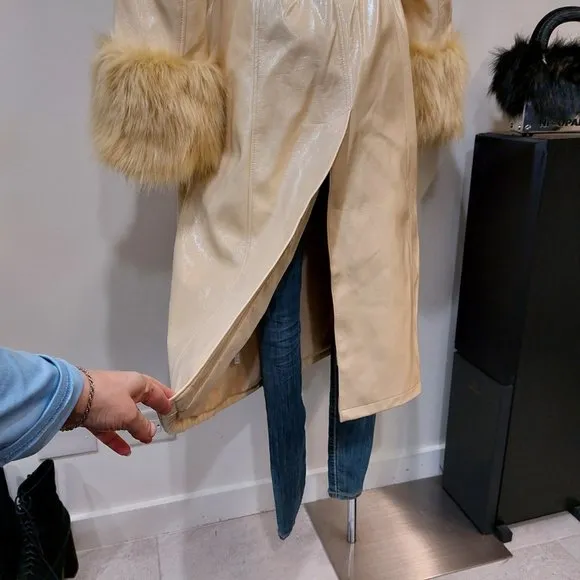 💥SHOWSTOPPER💥Glossy Patent Leather Coat with Oversized Collar and Cuffs in Tan