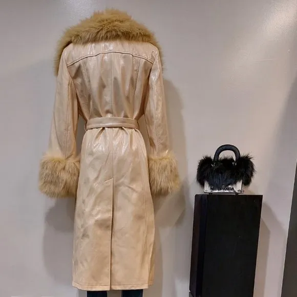 💥SHOWSTOPPER💥Glossy Patent Leather Coat with Oversized Collar and Cuffs in Tan