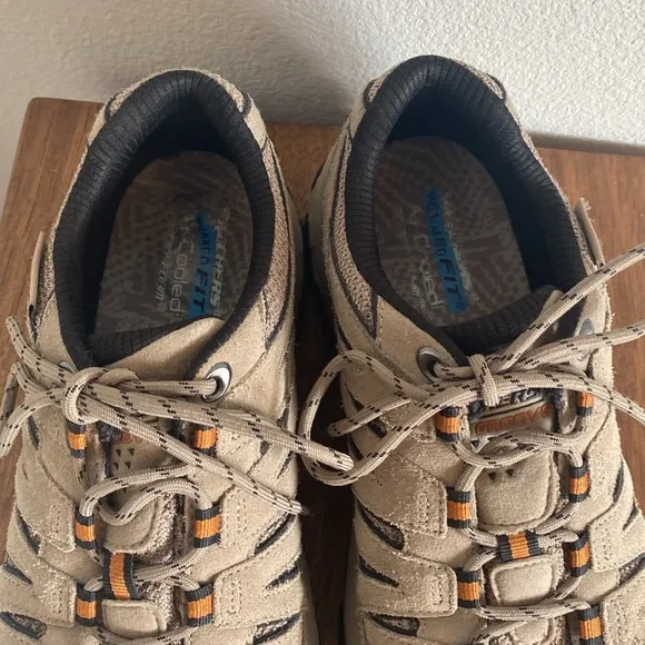 Skechers EUC Waterproof Relaxed Fit Memory Foam Hiking Shoes, Men’s 10, 204518