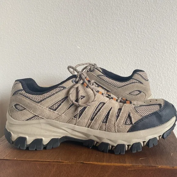 Skechers EUC Waterproof Relaxed Fit Memory Foam Hiking Shoes, Men’s 10, 204518