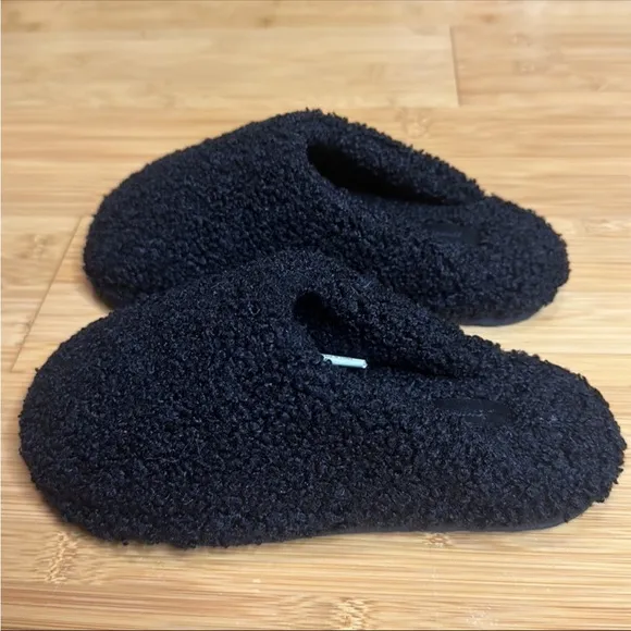 Skims Teddy Slippers in Onyx NEW