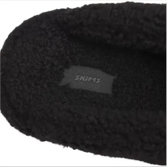 Skims Teddy Slippers in Onyx NEW
