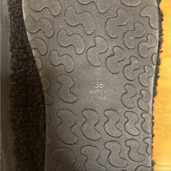 Skims Teddy Slippers in Onyx NEW