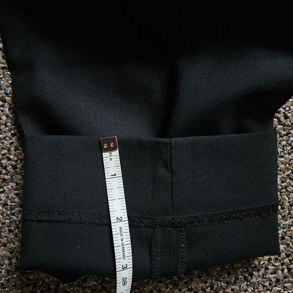 Slim Tapered Fit Wool Blend Dress Pants in Black Ink Size 31.
