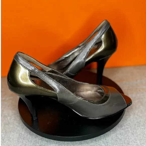Sofft Gemini Grey Olive Green Peep Toe Patent Leather Size 7.5