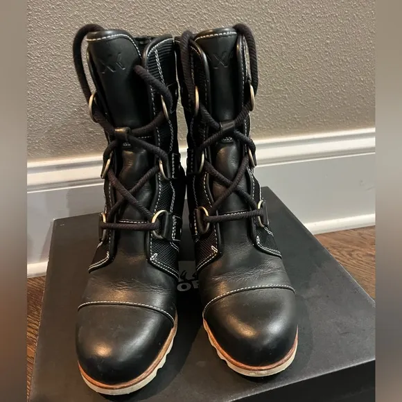 Sorel 7 Women's Black Wedge Boots Joan of Arch Mid X Celebrat