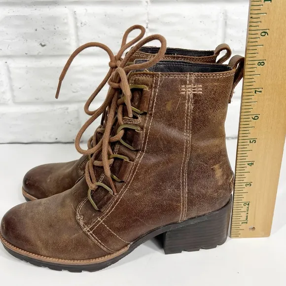 SOREL Cate Lace up Brown Leather Boots Women's 7.5 Waterproof Rubber Lug Sole