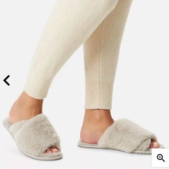 Sorel house slippers - can be worn indoor or outdoorSize 8