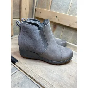 Sorel Joan Of Arctic Boots Womens US7 Gray Distressed Chelsea Suede Waterproof