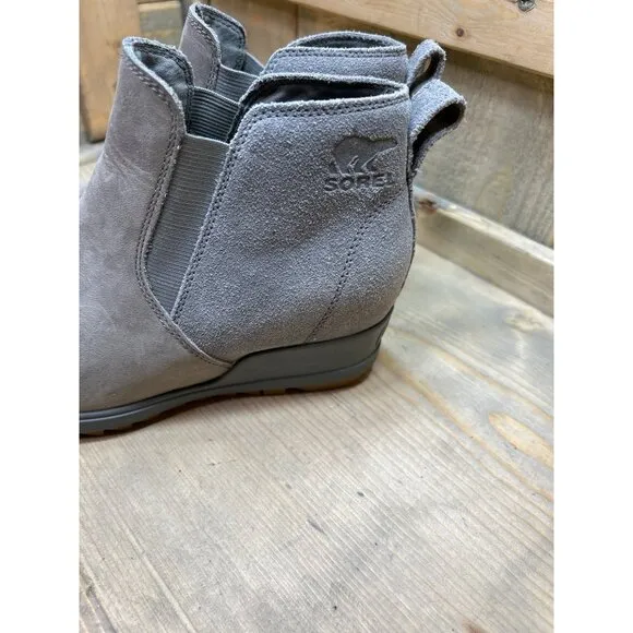 Sorel Joan Of Arctic Boots Womens US7 Gray Distressed Chelsea Suede Waterproof