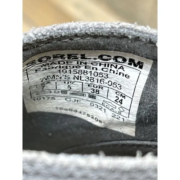 Sorel Joan Of Arctic Boots Womens US7 Gray Distressed Chelsea Suede Waterproof