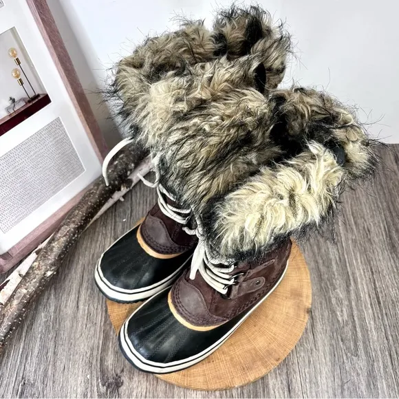 *Sorel | Joan Of Arctic NL1540-256 Sudan Brown Suede Waterproof Boots Size 7