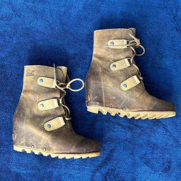 Sorel Joan of Arctic Wedge Distressed Leather Brown/Tan Leather Boots Women 7.5