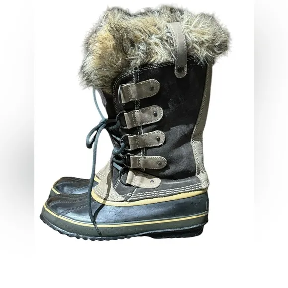 SOREL Joan of the Arctic Boots size 8