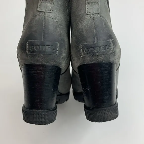 SOREL Joan Uptown Chelsea Leather Waterproof Wedge Boots Size 8.5 Gray Black