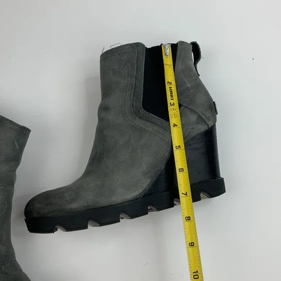 SOREL Joan Uptown Chelsea Leather Waterproof Wedge Boots Size 8.5 Gray Black