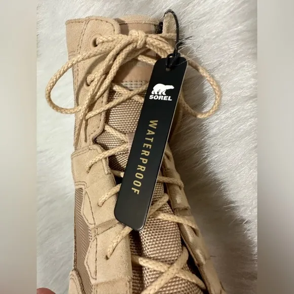 SOREL Ladies Caribou Boots Waterproof Tan Size 8 NEW