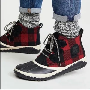 Sorel Out N About duck boots in buffalo red and black plaid size 9.5