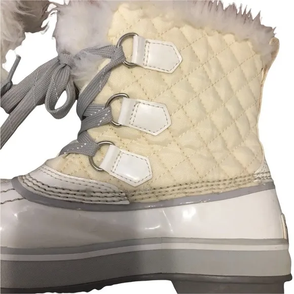 Sorel Torino White Gray Fur quilted Winter Boots size 6 waterproof