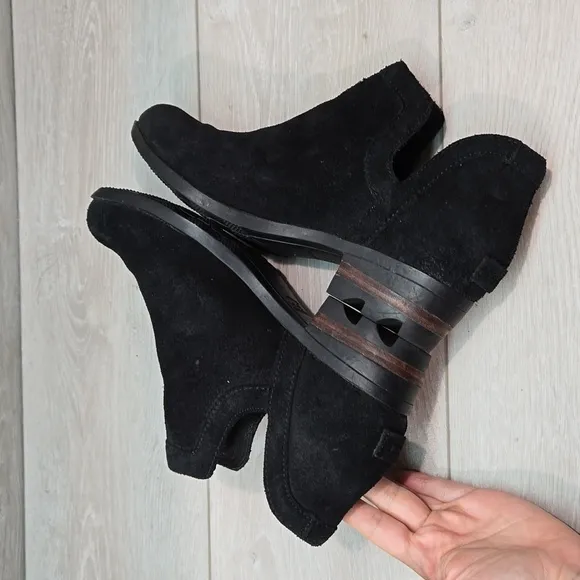 Sorel Women Lolla Leather Cut Out Side Chunky Heels Boots shoes sz 7.5