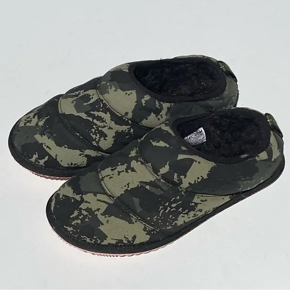 SOREL Women’s Bodega Run Slippers Green Camo Lined Indoor Outdoor Sole size 7