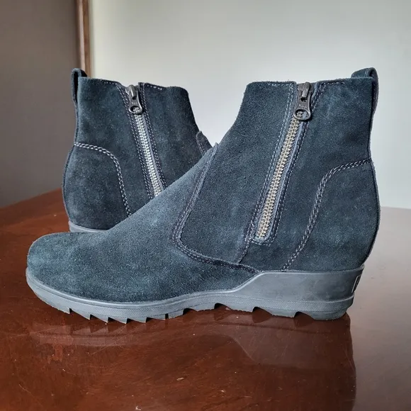 Sorel Women's Evie Booties 9.5 Waterproof Dark Green Suede Zip Wedge Ankle Boots