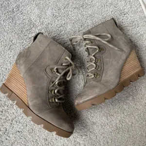 Sorel Womens Joan Uptown Lace Up Heeled Ankle Waterproof Boot Taupe Size 8