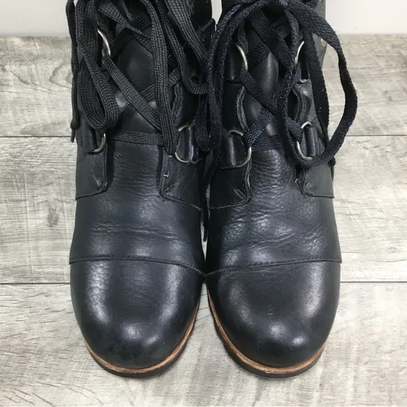 Sorel Women’s NL2703 Joan of Arctic Wedge Mid Shearling Lace Up Boots Size 11