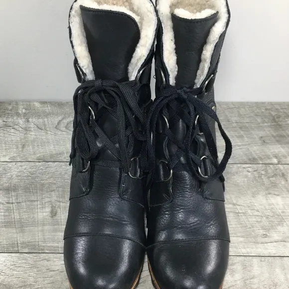 Sorel Women’s NL2703 Joan of Arctic Wedge Mid Shearling Lace Up Boots Size 11