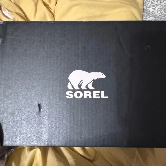 Sorel Women's ONA 503 Knit Sneakers size 8 (New in Box)