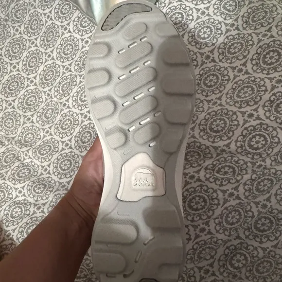 Sorel Women's ONA 503 Knit Sneakers size 8 (New in Box)