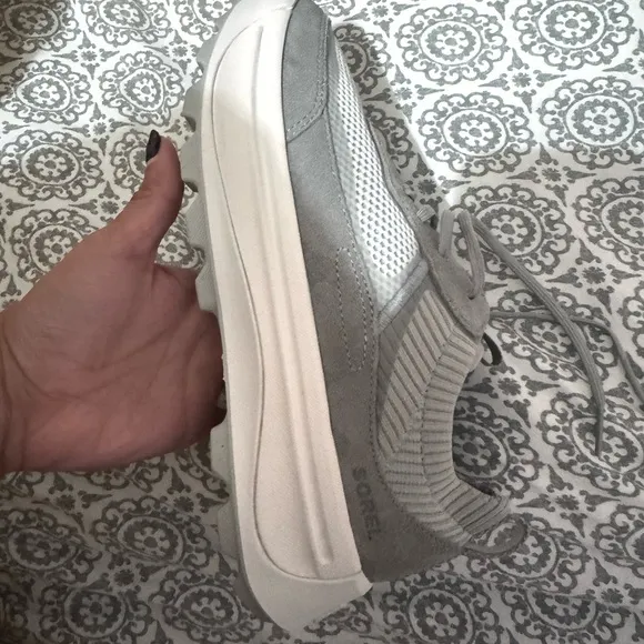 Sorel Women's ONA 503 Knit Sneakers size 8 (New in Box)