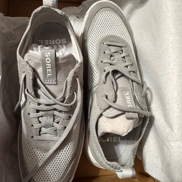 Sorel Women's ONA 503 Knit Sneakers size 8 (New in Box)