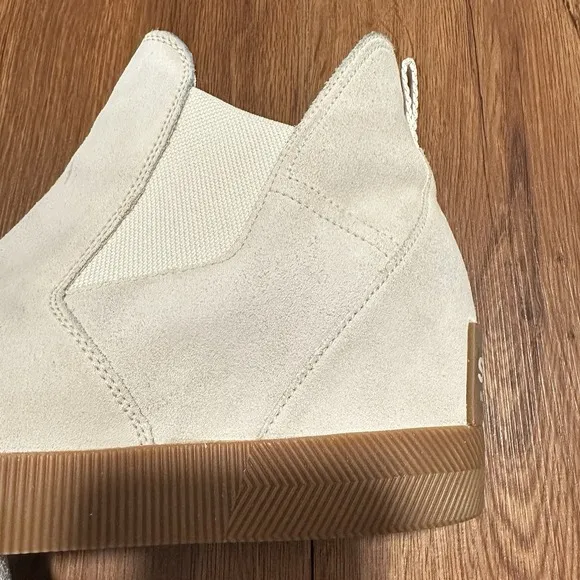 Sorel Women's Size 10 Out N About Slip On Chalk White Suede Wedge Booties Shoes
