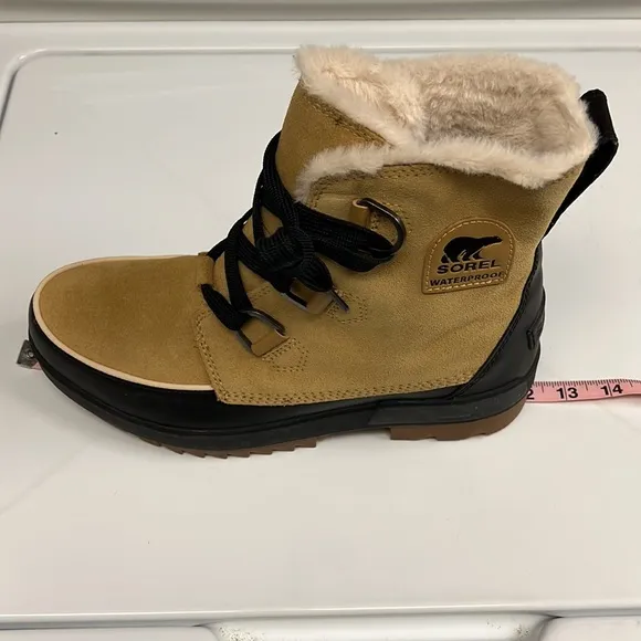 SOREL Women's Tivoli IV Waterproof Winter Boots size 11 like new