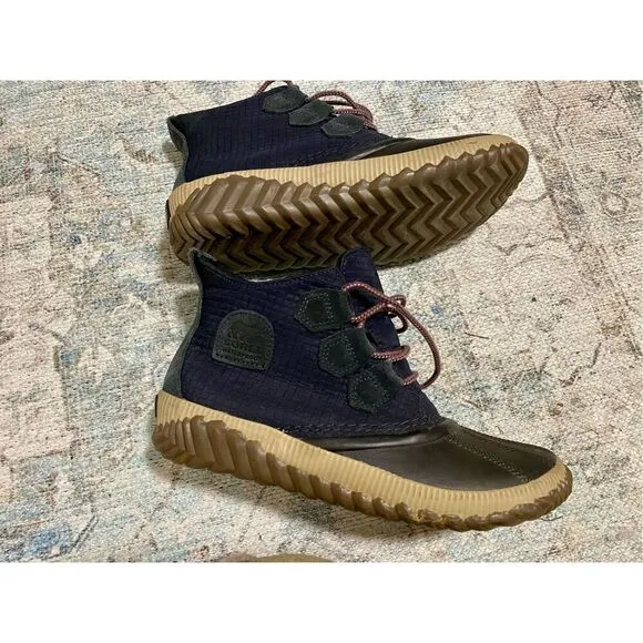 Sorel Blue/Black Out N About Waterproof Boots Women's Size 8  NL3796-439