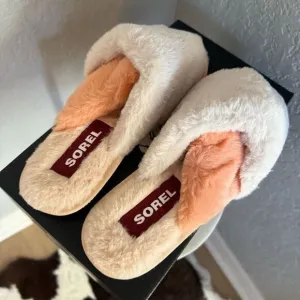 Sorel Go Mail Run Faux Fur Cotton Slippers, Cozy House Shoes , Cream, Size 9, NW