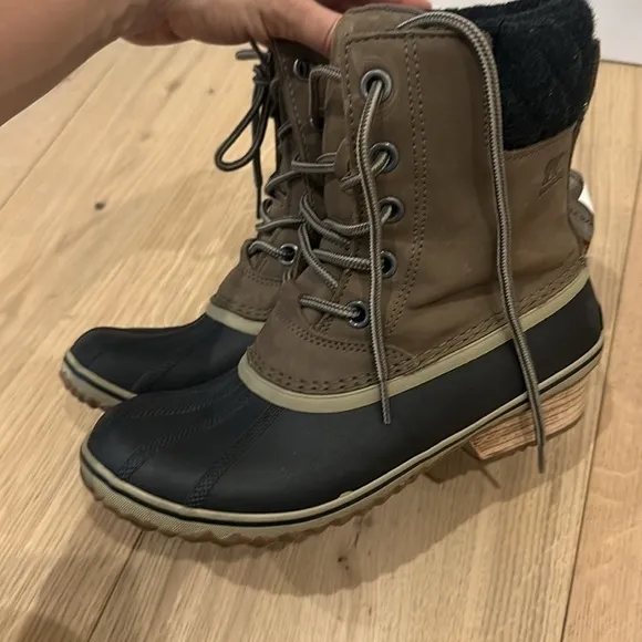 SorelSlimpack II Lace Winter Boots - Women's 9